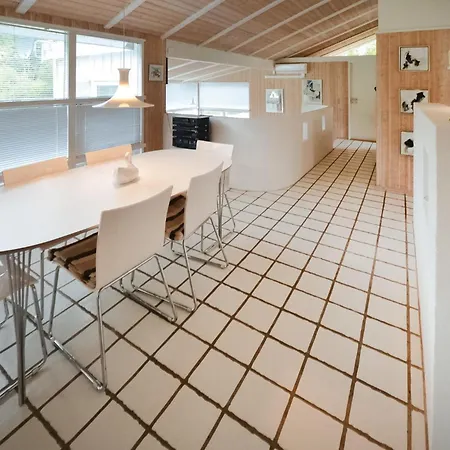 3 Bedroom Awesome In *